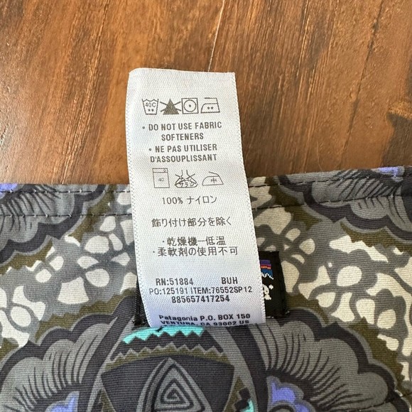 PATAGONIA Womens Wavefarer Board Shorts in Gray Floral - Picture 8 of 9